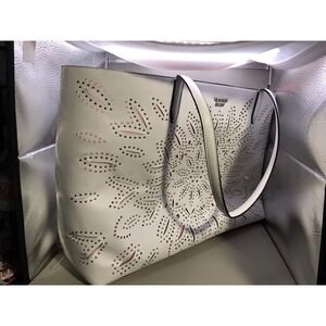 Victorias‎ Secret Snowflake Embellished White Tote With Cutouts Pink Interior